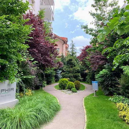 Quiet 1-bedroom Apartment, Free Parking & Gym 아파트